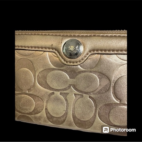 COACH Metallic Gold Full Zip Wallet RARE! EUC - Picture 4 of 11